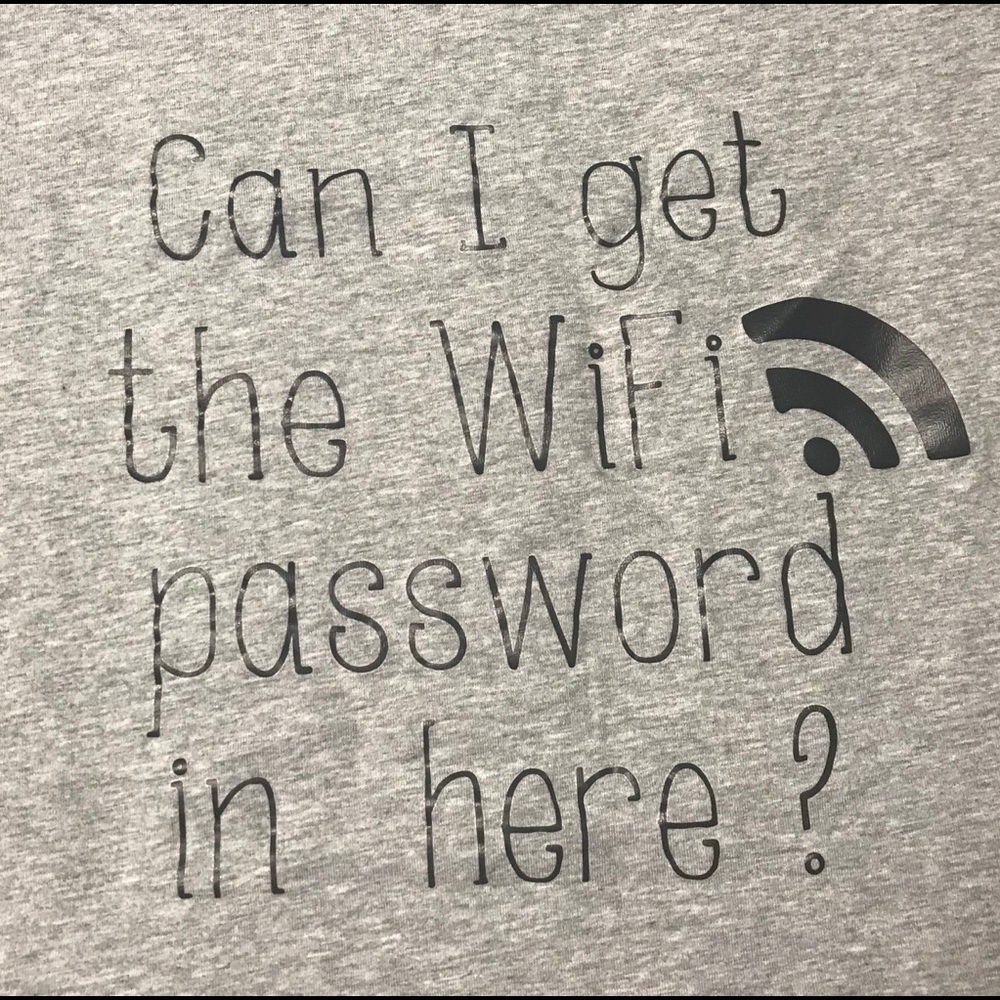 Y Women’s Graphic Maternity Shirt